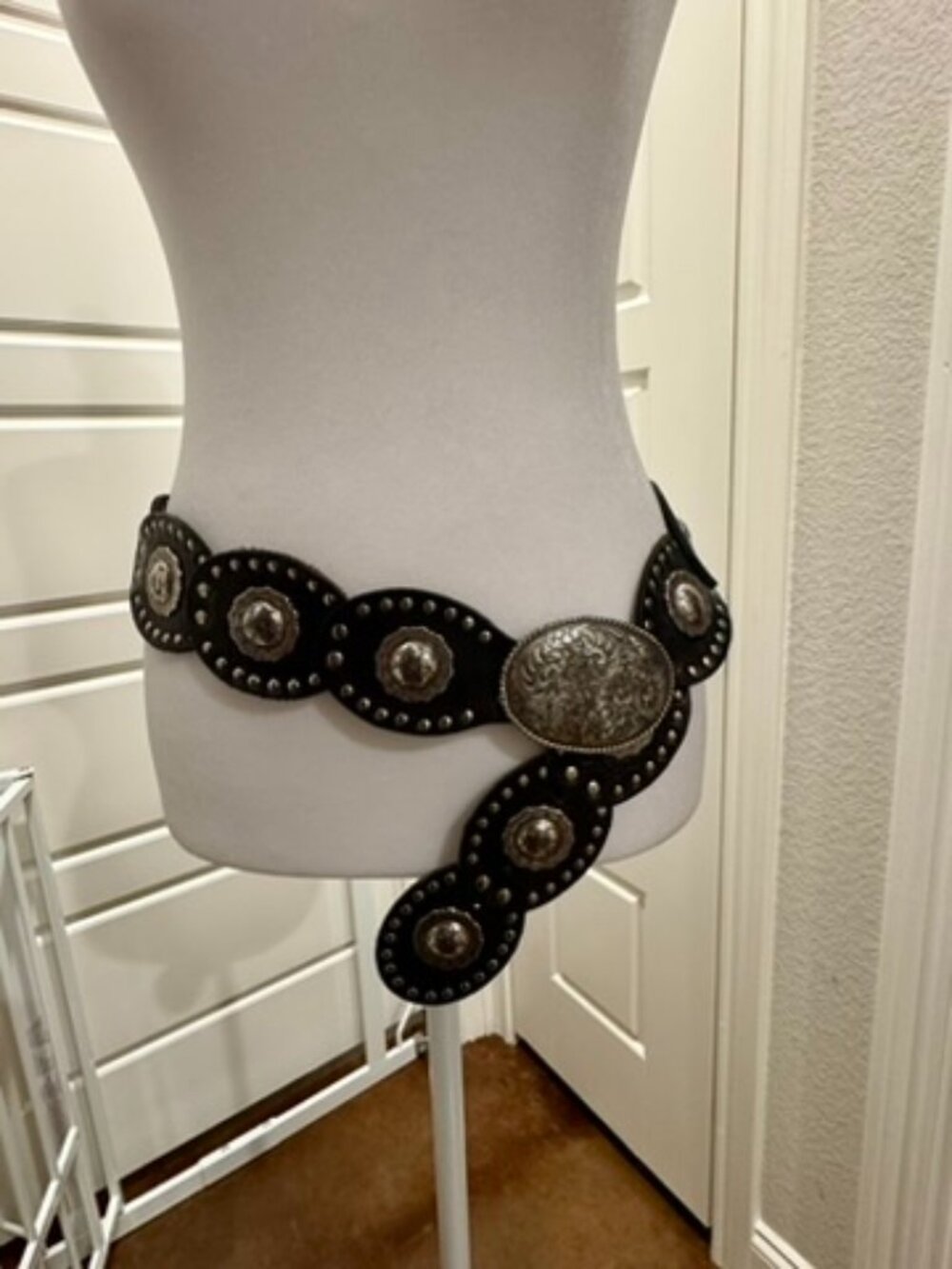 80s Moroccan Leather Hip Belt / Vintage 80s Blk Leather Studded Concho Disc Belt